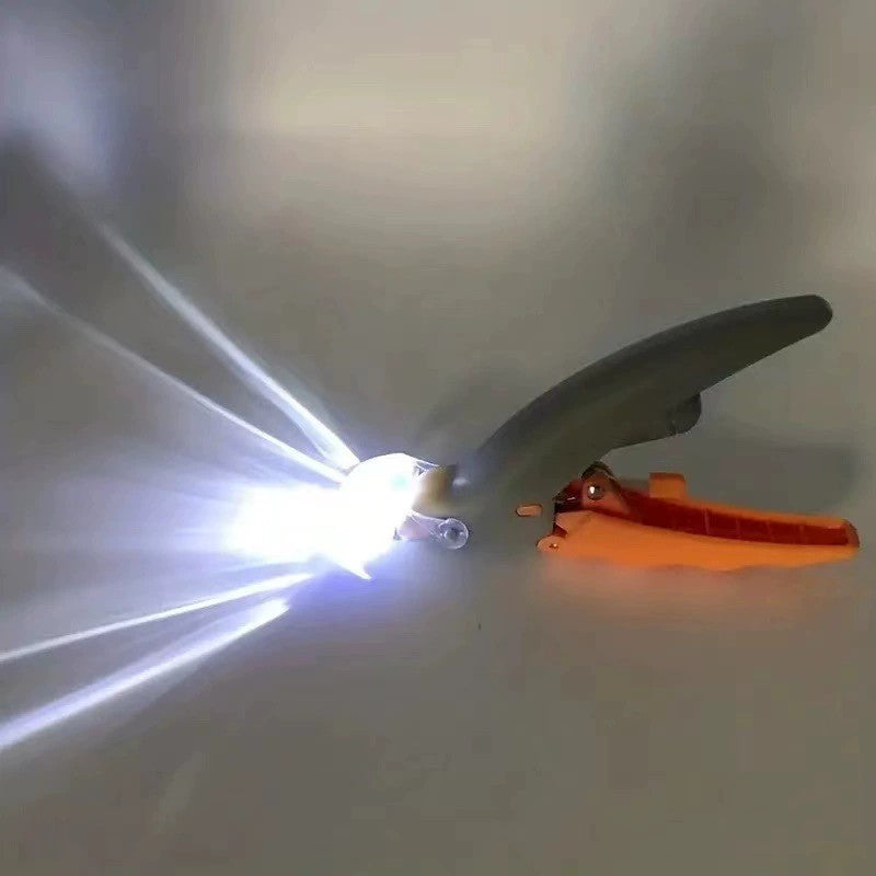 Illuminated Pet Nail Claw Clipper with 5X Magnificatio Scissor Safe with LED Pet Grooming  ﻿
