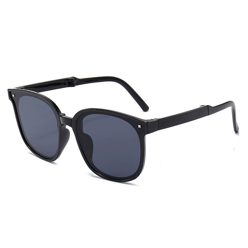 Ultra Lightweight Foldable Sunglasses for Women Men Fashion UV Protection with Case ﻿