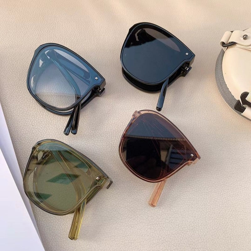 Ultra Lightweight Foldable Sunglasses for Women Men Fashion UV Protection with Case ﻿