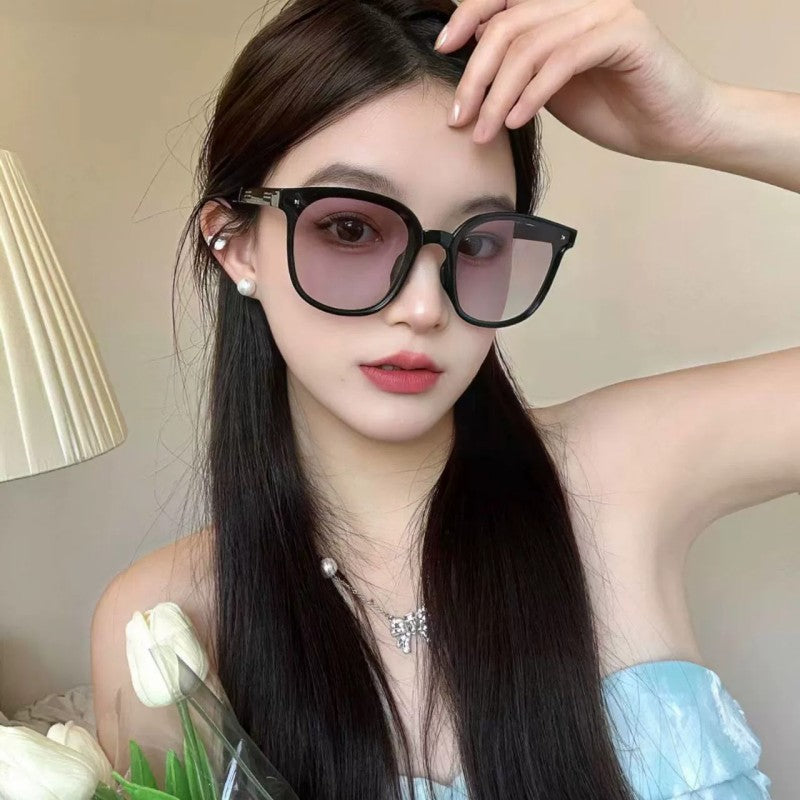 Ultra Lightweight Foldable Sunglasses for Women Men Fashion UV Protection with Case ﻿