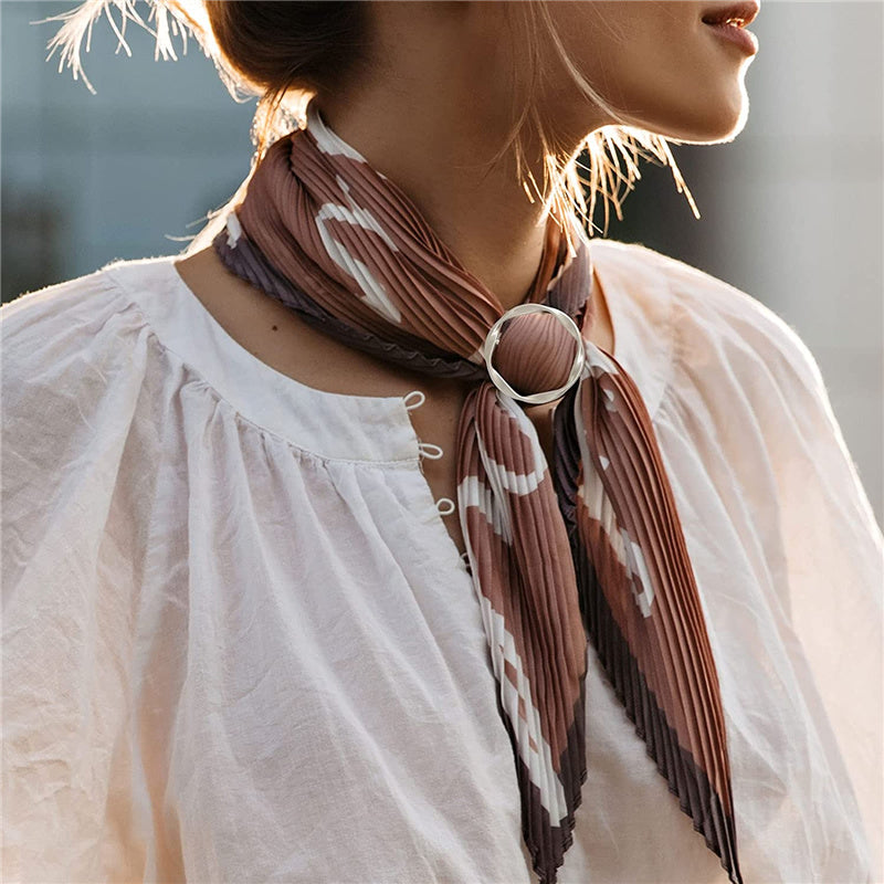 2Pcs Scarf Ring Women Elegant Scarf Rings and Slides for Scarves Buckle  Simple Scarf Clips for Shawl Neckerchief Clothing (B) : : Moda